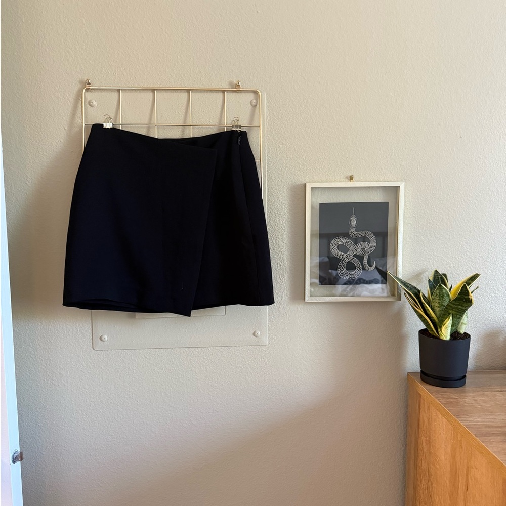 Aritzia Black Vanilli Mini Skirt - Picture 3 of 6